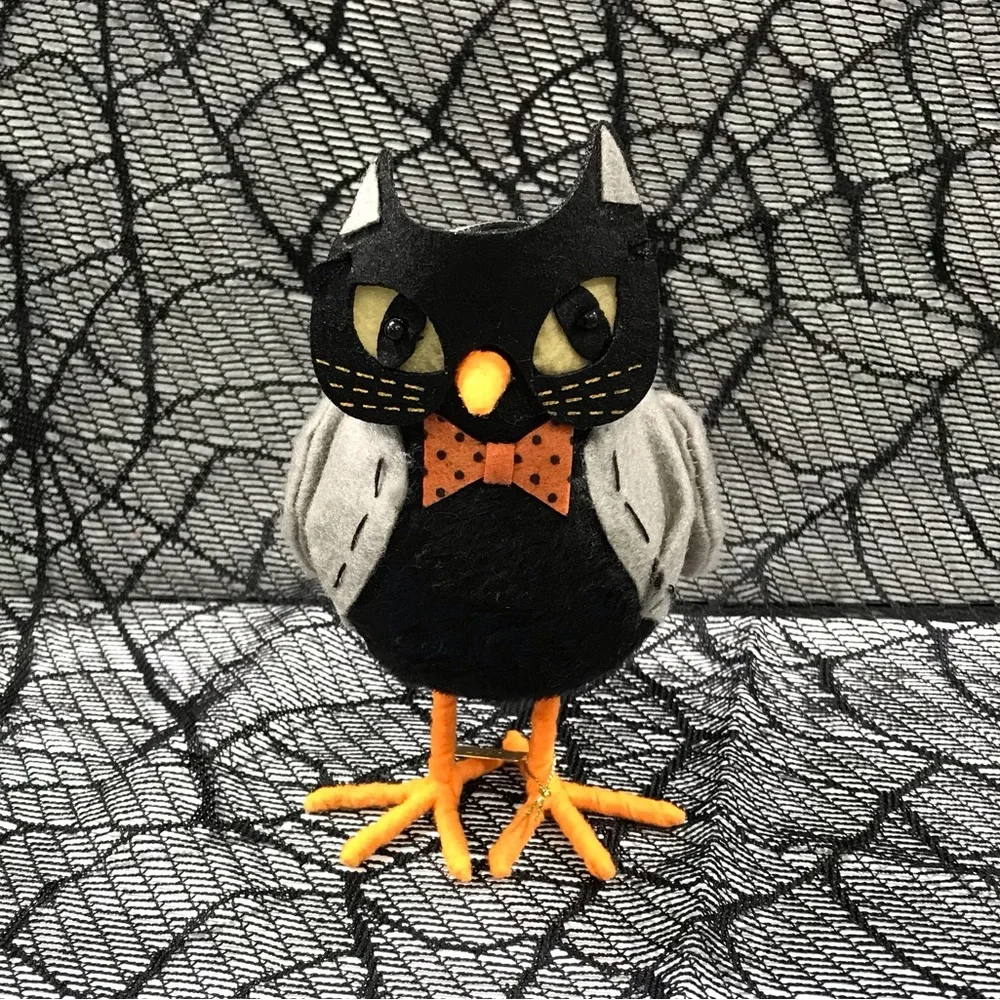 Target 2017 HISSY CAT Hyde and Eek Halloween Bird